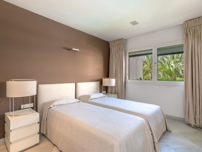 Apartment for sale in Beach Side Golden Mile, Marbella Golden Mile