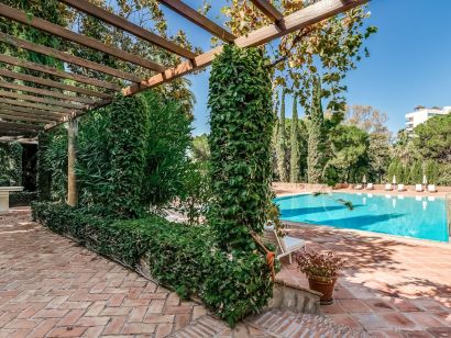 Apartment for sale in Beach Side Golden Mile, Marbella Golden Mile