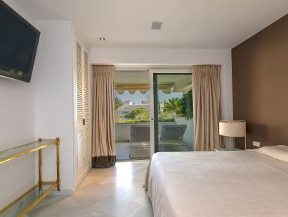 Apartment for sale in Beach Side Golden Mile, Marbella Golden Mile