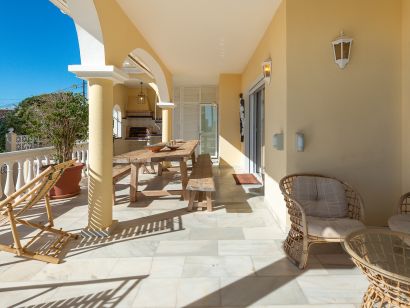 Villa for sale in Elviria, Marbella East