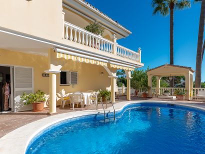 Villa for sale in Elviria, Marbella East