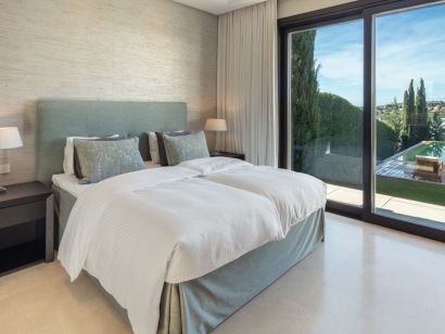 Villa for sale in Nueva Andalucia, Marbella