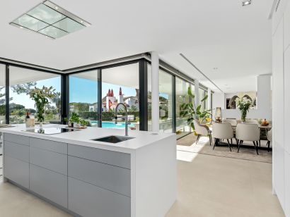 Villa for sale in Marbesa, Marbella East