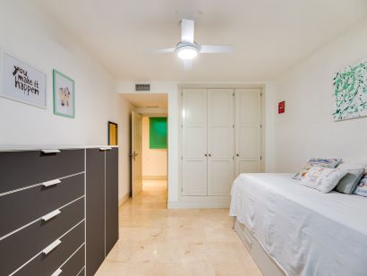 Apartment for sale in Beach Side Golden Mile, Marbella Golden Mile