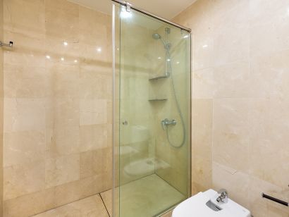 Apartment for sale in Beach Side Golden Mile, Marbella Golden Mile