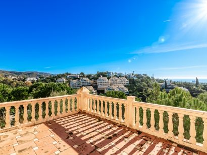 Town House for sale in Elviria, Marbella East