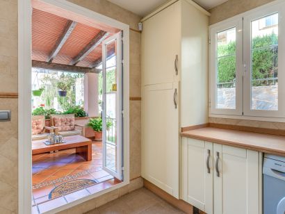 House for sale in Marbella Golden Mile
