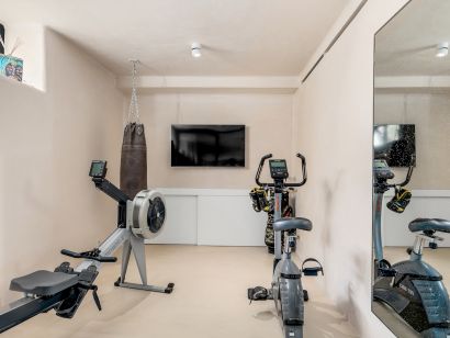Villa for sale in Marbesa, Marbella East