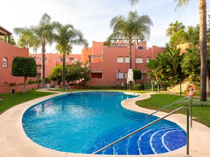 Apartamento a la venta en El Rosario, Marbella Este