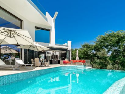 Villa for sale in La Quinta, Benahavis