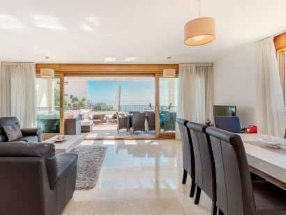 Penthouse for sale in Los Altos de los Monteros, Marbella East