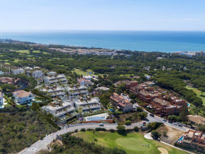 Apartment for sale in Cabopino, Marbella East
