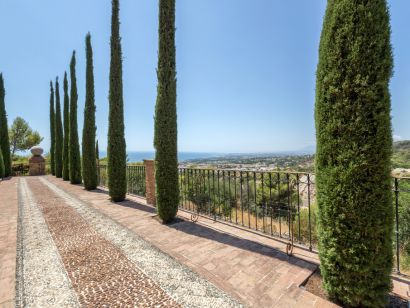 Villa for sale in Marbella Golden Mile