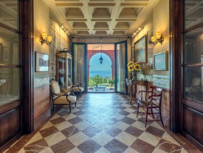 Villa for sale in Marbella Golden Mile