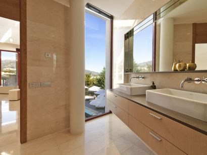 Villa for rent in Nueva Andalucia, Marbella