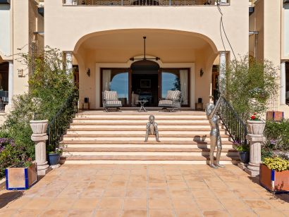 Villa for sale in La Zagaleta, Benahavis