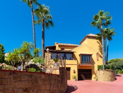 Villa for sale in Cascada de Camojan, Marbella Golden Mile