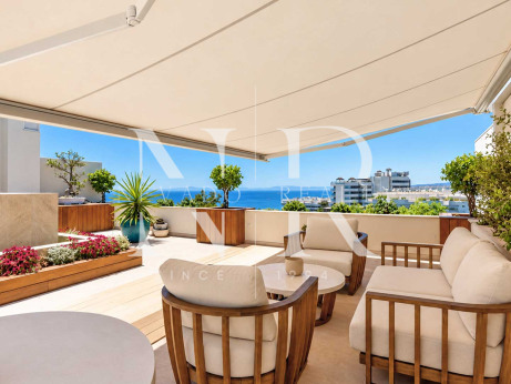 Atico en venta en Don Gonzalo con vistas panorámicas al mar y piscina privada