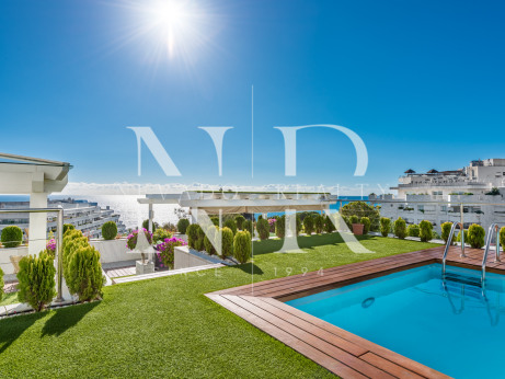 Penthouse à Don Gonzalo avec vue panoramique et piscine privée à vendre