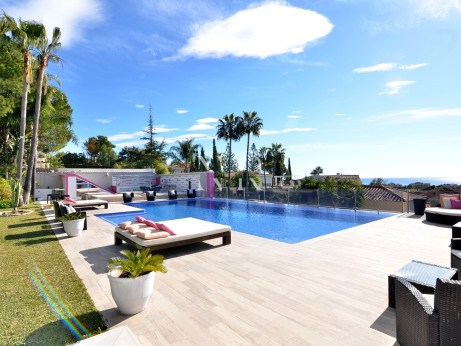 Villa en Elviria con preciosas vistas al mar en venta