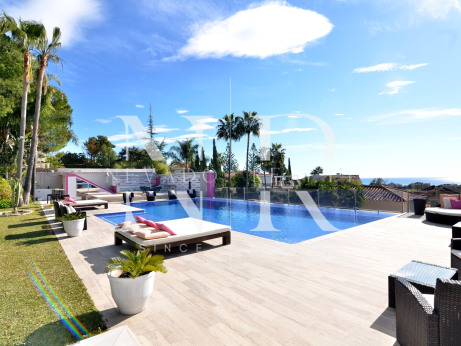 Villa à Elviria avec belle vue sur la mer à vendre