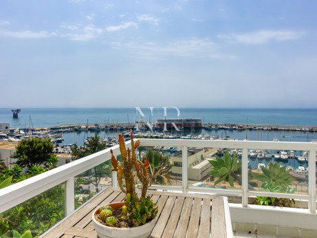 Apartment in La Zambomba on the beachfront in Marbella centre for sale