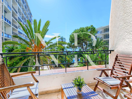 Appartement dans l'immeuble Skol avec vue sur la mer en première ligne de plage à vendre