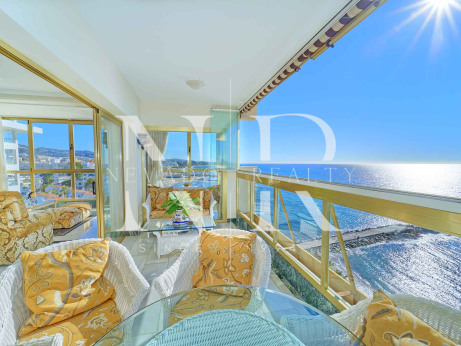 Penthouse dans l'immeuble Mayoral en première ligne de plage avec vue sur la mer à vendre