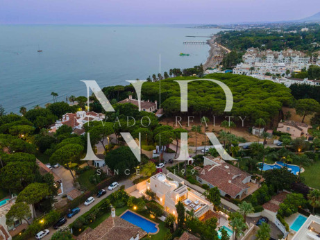 Villa à côté de la plage dans l'urbanisation Casablanca à vendre