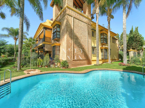 Penthouse in the Itxaso Building, Golden Mile, next to the beach, for sale