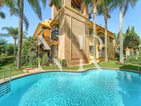 Penthouse in the Itxaso Building, Golden Mile, next to the beach, for sale