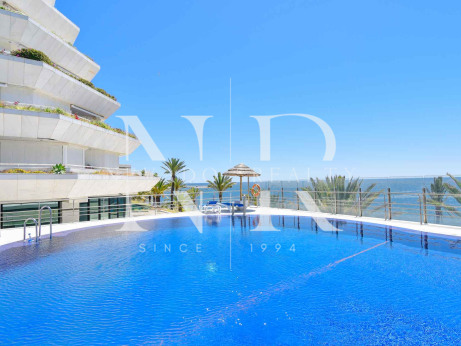 Appartement dans l'immeuble Mare Nostrum avec vue sur la mer à vendre