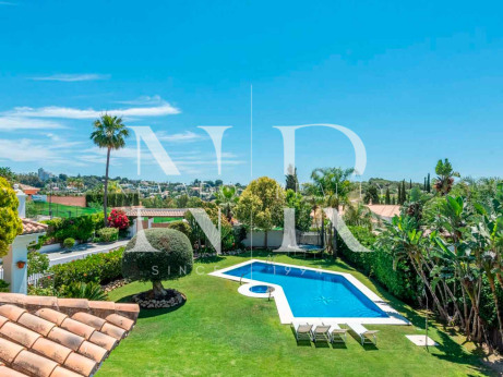 Cette superbe villa de luxe est située à Paraiso Alto, Benahavis