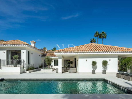 Villa en Nueva Andalucía en Las Brisas Golf con vistas panorámicas en venta