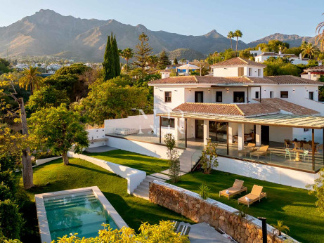 Villa in Marbella Centro very close to the beach for sale
