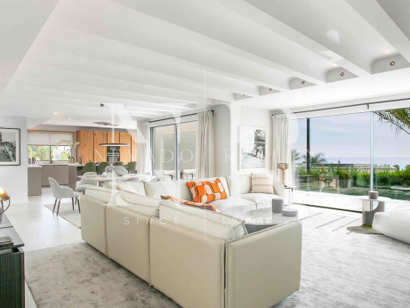 Villa à Nagueles avec vue sur la mer à vendre