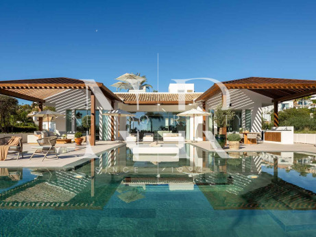 Villa en Las Brisas en primera línea de golf con vistas panorámicas en venta