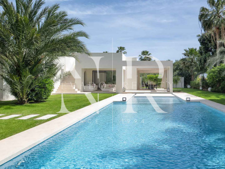 Villa dans l'Urbanisation Marbesa entièrement rénovée très proche de la plage à vendre