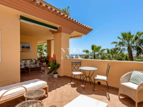 Apartamento en Urbanización Cumbres del Rodeo con vistas al mar en venta