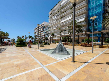 Bar just a stone's throw from Marbella's Paseo Marítimo for sale