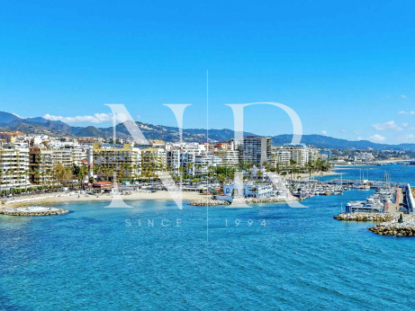 Cafeteria just a stone's throw from Marbella's Paseo Marítimo for sale