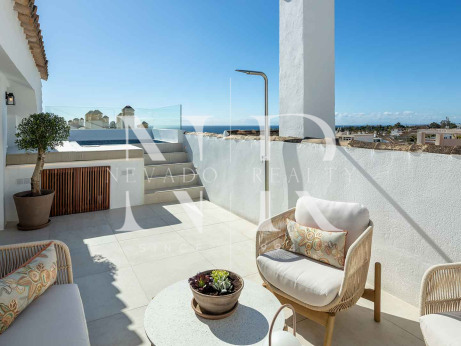 Completely renovated penthouse in Urbanization Costa Nagüeles II for sale