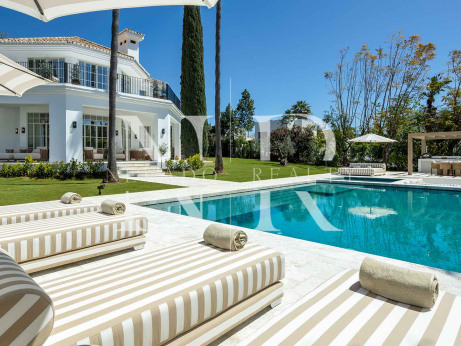 Villa entièrement rénovée à Nueva Andalucía à vendre