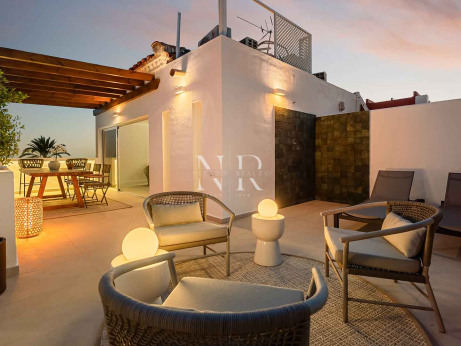 Completely refurbished townhouse in Las Cumbres de Marbella for sale