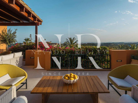 Apartamento en Urbanización Les Belvederes con vistas panorámicas al mar en venta