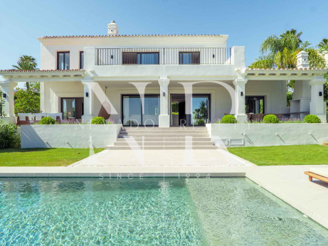 Villa à Los Naranjos Golf avec vue sur la mer à vendre