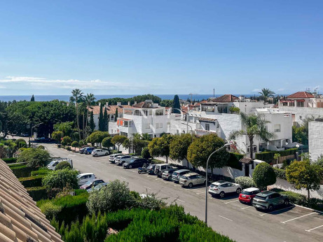Townhouse in Jardines de Marbería residential complex for sale