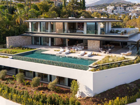 Villa à vendre à Urb. El Herrojo Alto, avec vues panoramiques