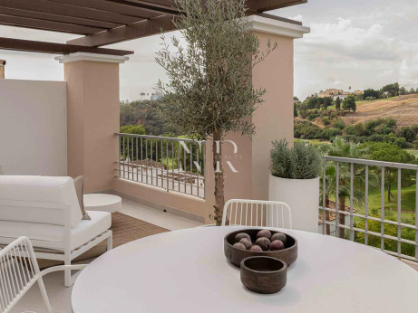 Penthouse à vendre dans l'urbanisation La Torre avec vue sur le golf