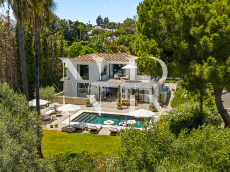 Villa à vendre à Las Brisas Golf, en première ligne du parcours